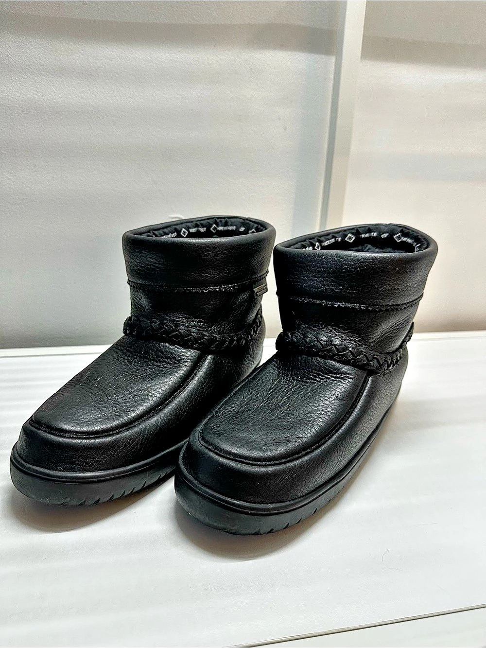 Manitobah Black Winter Boots
